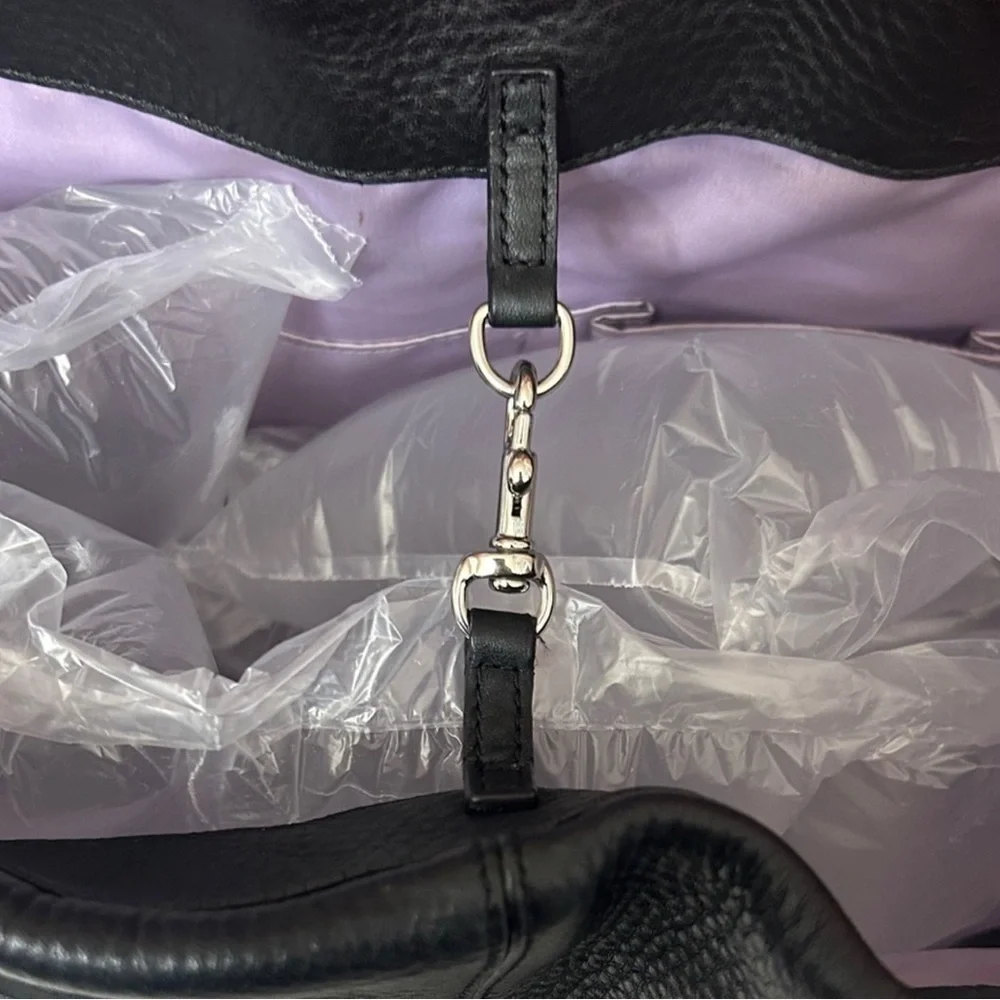 Coach black leather tote LIKE NEW - Picture 5 of 9